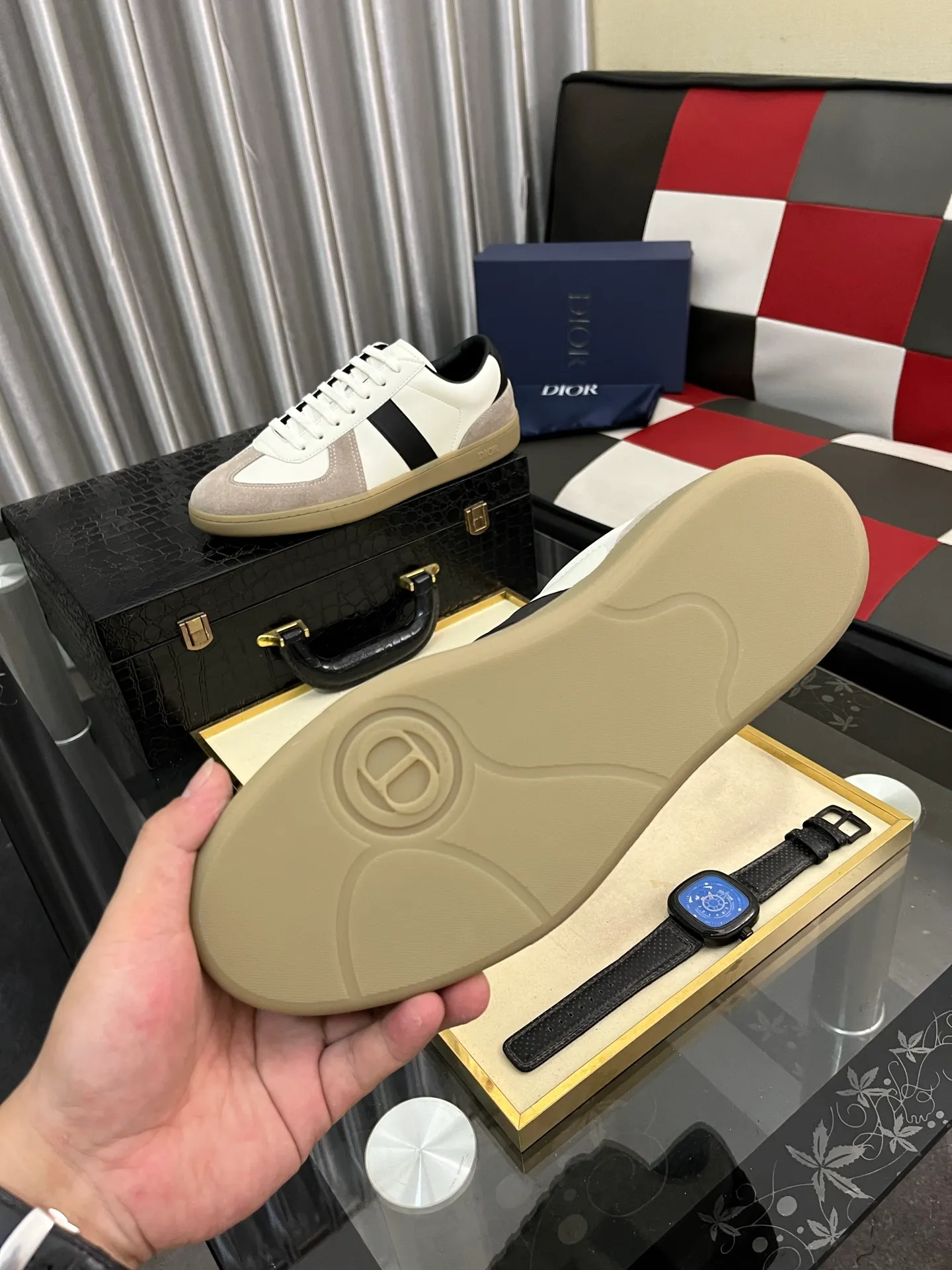 Men's shoes 💰380⌚️⌚️ 【Dior*DIAO】original quality.~ Unique modern style sneakers. 🏃A must-have casual shoe for trendy men😍😍 Original brand imported from Italy, imported original leather, sheep lining (refuses to discolor and grind feet) Sole: Original sole provided by the original factory, French lazy style design ⚠️Fit to the feet, original quality, super comfortable original sole. Code number: 38-448️⃣Colors available